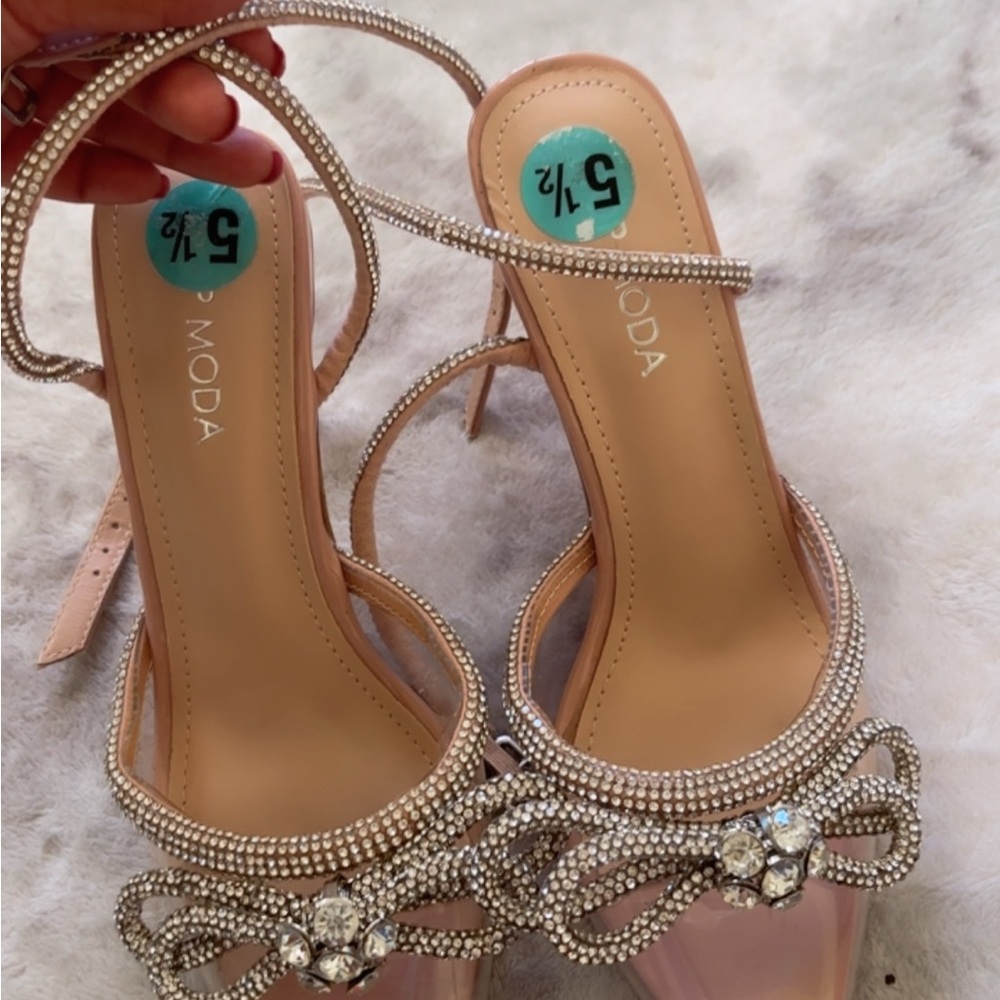 Moda Women's Rhinestone Bow Heels - Cream and Silver